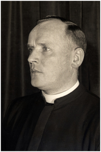 48716 Priester Sjef Compen, Budel, 1912-2005
