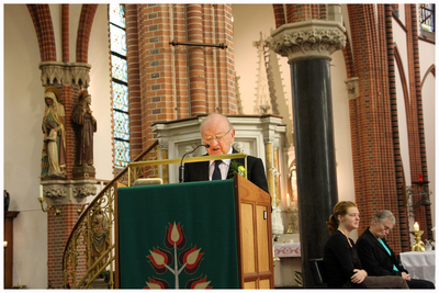48824 Inzegening nieuw orgel Kerk O.L.V. Visitatie in Budel, Overdracht orgel door de hr. Canjels, 6-11-2011