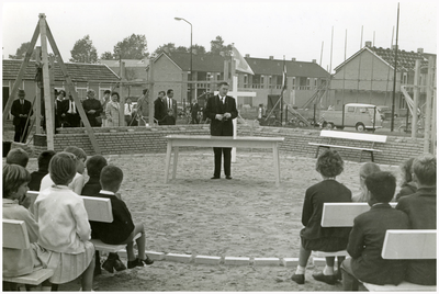 49110 Bouw RK Kerk De Goede Herder, Budel. Eerste steenlegging, 1964-1966