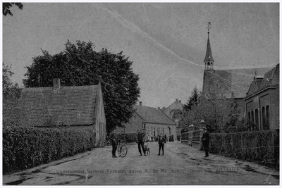 49162 Dr. Ant. Mathijsenstraat Budel, met rechts protestants pastorie De Weeme , en Nederlands Hervormde kerkje van ...