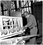 49305 Werken in de zinkfabriek Budel-Dorplein, 1955-1965