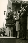 49478 Koninginnedag In Budel, met burgemeester Derkx en echtgenote, en de heer Molthoff, 1 mei 1961