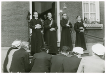 49543 Priesterwijding in Budel door bisschop Beckers, 20-07-1957