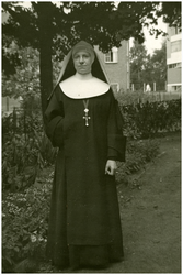 49574 Zuster Hubertilde Elisabeth Kissen, Budel, ca 1960