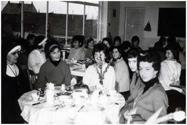 49739 St. Anna-school, Budel, feestdis, ca 1965 - 1970