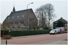 49917 RK Kerk Budel-Schoot, met pastorie (zie ook oude prentbriefkaart 46533), 18-9-2017