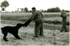 50765 Hondenclub met Jan Damen, Gastel, circa 1947