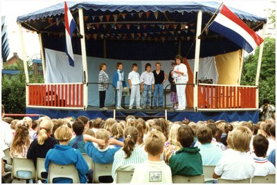 51017 25 jaar St. Franciscusschool, Budel, feestelijke gebeurtenis, 1964-1989