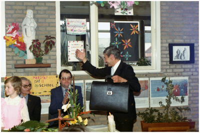 51515 Afscheid meester Jan van Weegberg op de St. Franciscusschool, Budel  , 1977/1978