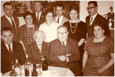 51598 Een wandeling door Budel-Schoot (VII). Familie Spee-Gommers. 50-jarig huwelijk van Harrie Speen en Dora Gommers