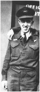 51938 Jack Gouinloch, Hij was piloot van Canada Ontario RCAF, ca 1940-1945