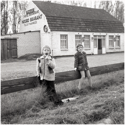 51980 Muziekhuis behoort bij Restaurant Noord-Brabant, Maarheeze, 1969-1970