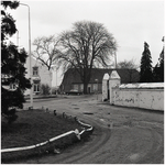 51983 zicht op Kerkstraat, Maarheeze, rechts kerkhof, 1969-1970