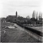 51992 Aanleg A2/E9, Maarheeze , vanaf Baileybrug met zicht op hotel Noord-Brabant en het Kruispunt en kerk St. ...