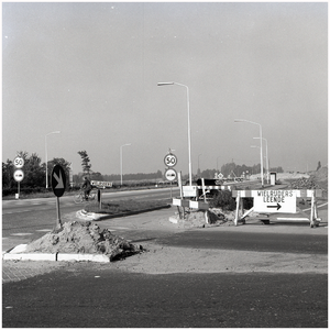 51995 Aanleg A2/E9, Maarheeze, oversteekplaats voor wielrijders, 1969-1970