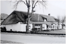 52062 Kortgevelboerderij Fam. Meulendijks, Maarheeze, circa 1960