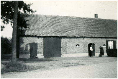 52200 Langgevel Boerederij huize Slegers met stal en schuur, Soerendonk, juli 1937