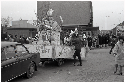 52241 Carnavalsoptocht , Maarheeze, circa 1970