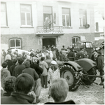 52454 Carnaval bij het Scheepenhuis met prins Carnaval, Budel, ca 1960
