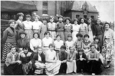 52468 Klassenfoto Huishoudschool ( VGLO ) , Budel, 1958-1959