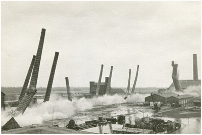 52482 Opblazen van pijpen Zinkfabriek, Budel-Dorplein, 1973-1980