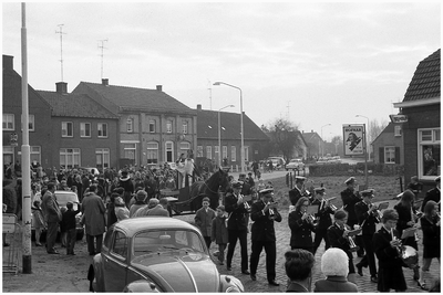 52512 Sint Nicolaas intocht met fanfare de Poort van Brabant, Soerendonk, 1969