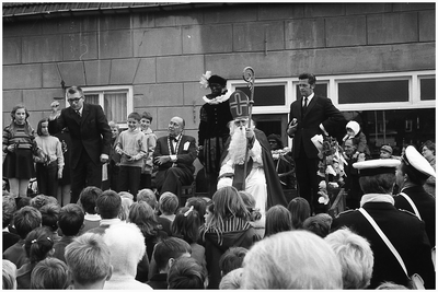 52516 Sint Nicolaas intocht met burgemeester, Soerendonk, 1969