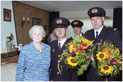 52554 Koninklijke onderscheidingen bij Brandweer gem Maarheeze, Maarheeze, 2002-2003