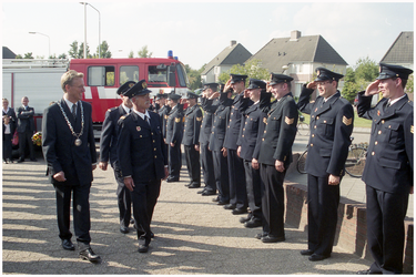 52558 Koninklijke onderscheidingen bij Brandweer gem Maarheeze erewacht, Maarheeze, 2002-2003