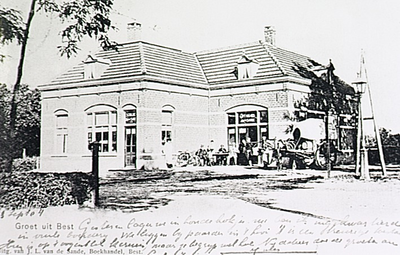 23392 Schildersbedrijf annex café J.van de Sande op de hoek Hoofdstraat - Stationsstraat, ca. 1900