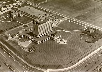 2705 Luchtfoto van het Diaconessenhuis, Ds. Theodor Fliednerstraat 1., ca. 1965