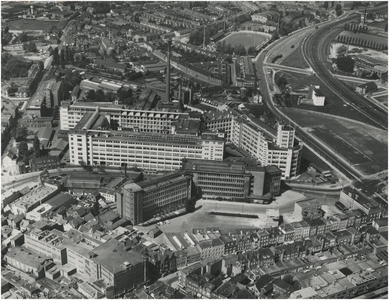 192565 Luchtopname omgeving Philipscomplex Emmasingel (midden): - Willemstraat (links), - Demer (rechtsonder), - ...