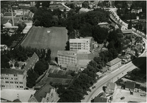 505308 Luchtfoto van de omgeving Nachtegaallaan (rechts): - Gymnasium Augustinianum (linksonder); - Klooster ...