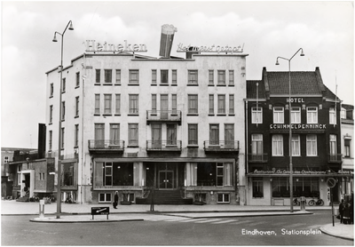 8710 Met de hotels Schimmelpenninck en 't Silveren Seepaerd Trefwoorden: Heineken, 1959