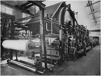 188136 De fabrikage van golfkarton in de Philips' kartonagefabriek, Mathildelaan, 1930 - 1935
