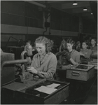 193982 Het productieproces bij Philips NV: vrouwelijk personeel, ca. 1935