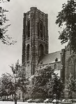 21062 De zuidzijde van de St. Petruskerk, ca. 1965