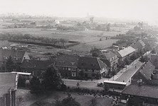 3706 Panorama van de Schootsestraat, hoek Kreugelstraat, gezien in de richting van de 'Theresiakerk', genomen vanaf het ...