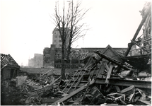  Een serie van 14 foto's betreffende de schade ten gevolge van het bombardement door de Luftwaffe op 19 september 1944, ...