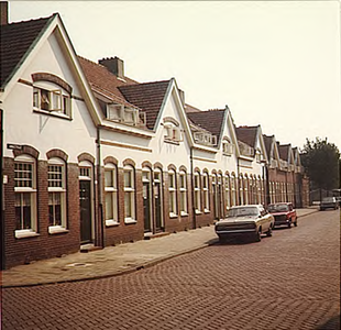 6840 Annastraat 2 t/m 26; arbeiderswoningen N.V. Philips, 26-06-1976