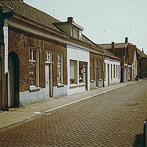 18971 Bergstraat 21 t/m 29, gezien in de richting van de 'Grote Berg', 09-1973