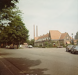 26956 Halvemaanstraat 61 t/m 79, gezien in de richting van de 'Zwaanstraat', 16-06-1976