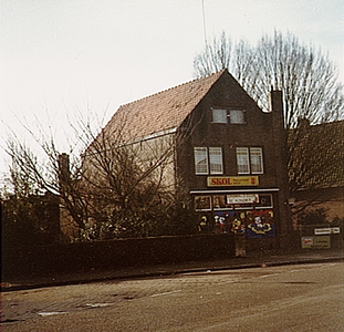 26957 Café Drents Dorp, Halvemaanstraat 81, 22-02-1977