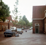29186 Leeuwenstraat, met vuilniszakken, 10-05-1976