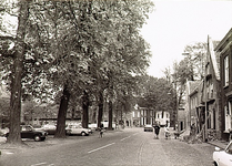 20267 Zuidzijde van de Markt, richting Rijkesluisstraat in Oirschot., 1970
