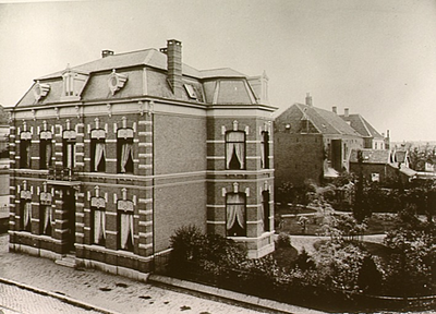 2043 Kruispunt Dommelstraat-Vestdijk (uiterst links) en de achterzijde van de panden aan de Vestdijk, ca. 1895