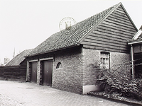 20069 Garage gelegen aan de Dirk van der Ameijdenstraat, behorende bij Bakkerij Nuyens, 05-1979