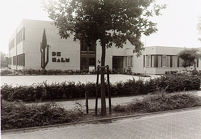 20521 De Halm, school voor l.h.n.o., hoofdingang, 21-09-1985