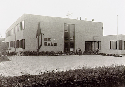 20523 De Halm, school voor L.H.N.O., hoofdingang, 21-09-1985