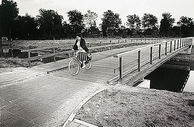 18607 Brug over afwateringskanaal, Sterkenburg, 24-09-1981